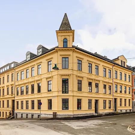 Hh - Modern L Center ברגן