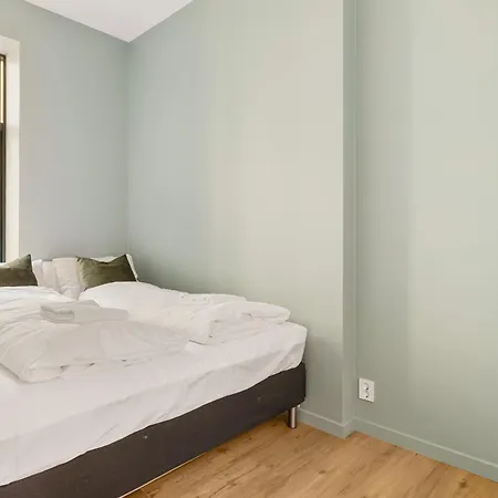 Hh - Modern L Center ברגן