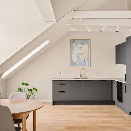 Hh - Modern L Center ברגן