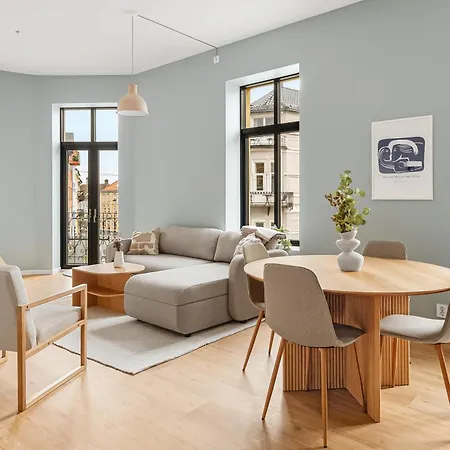 Hh - Modern L Center ברגן