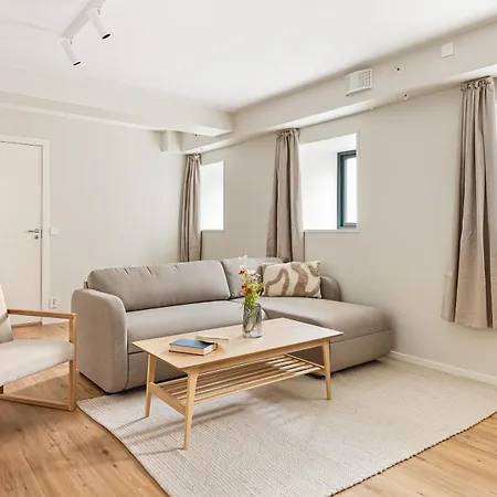 Hh - Modern L Center * ברגן