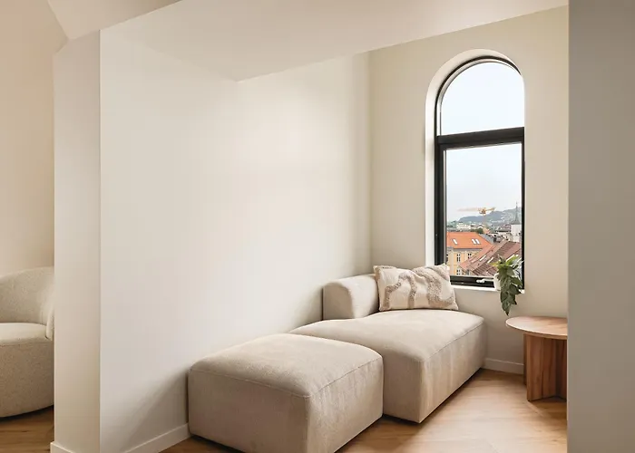 Hh - Modern L Center Daire