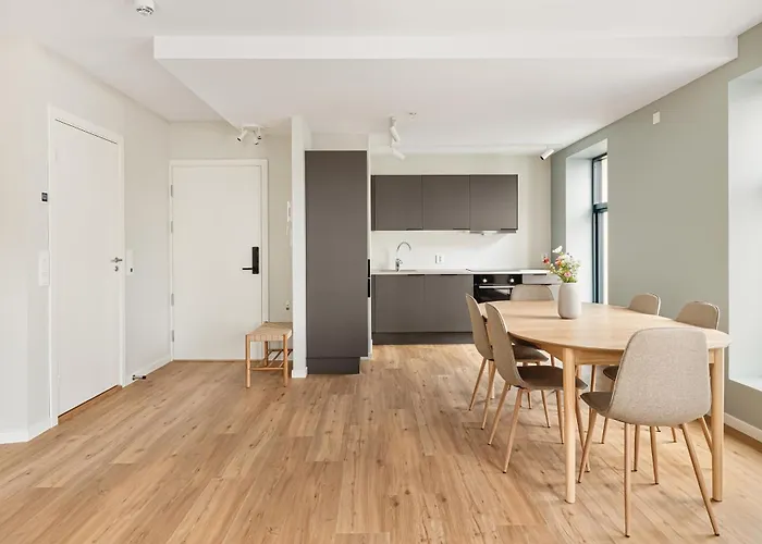 Daire Hh - Modern L Center *