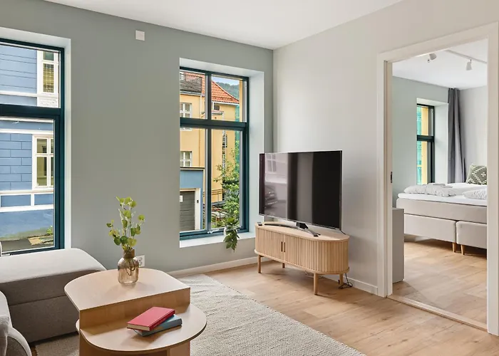 Hh - Modern L Center *