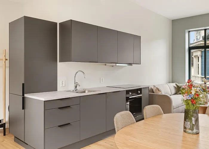 Hh - Modern L Center Daire